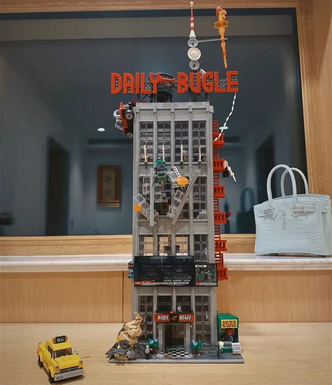 New MOC Red Newspaper Office B - Home Office With View review and price